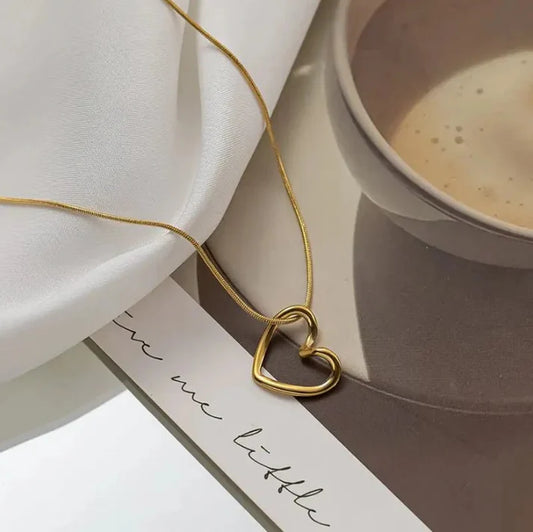 Trendy Heart Hollow Necklace